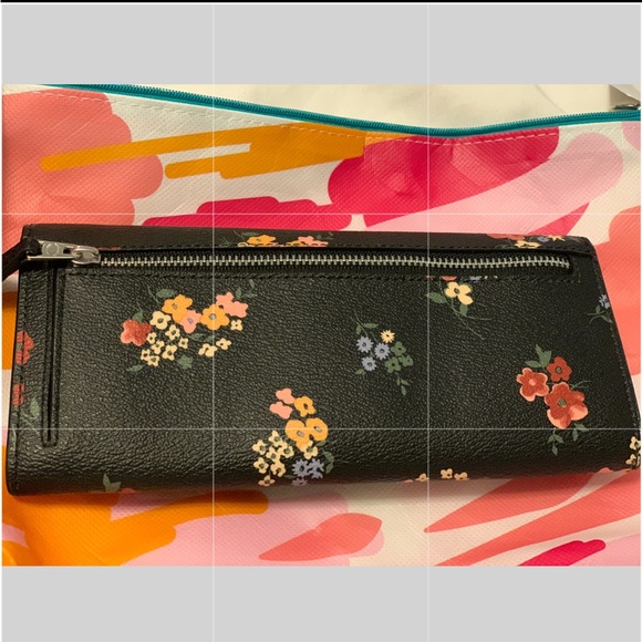 Brand new coach wallet. Never used. Black with wild print - Picture 2 of 10